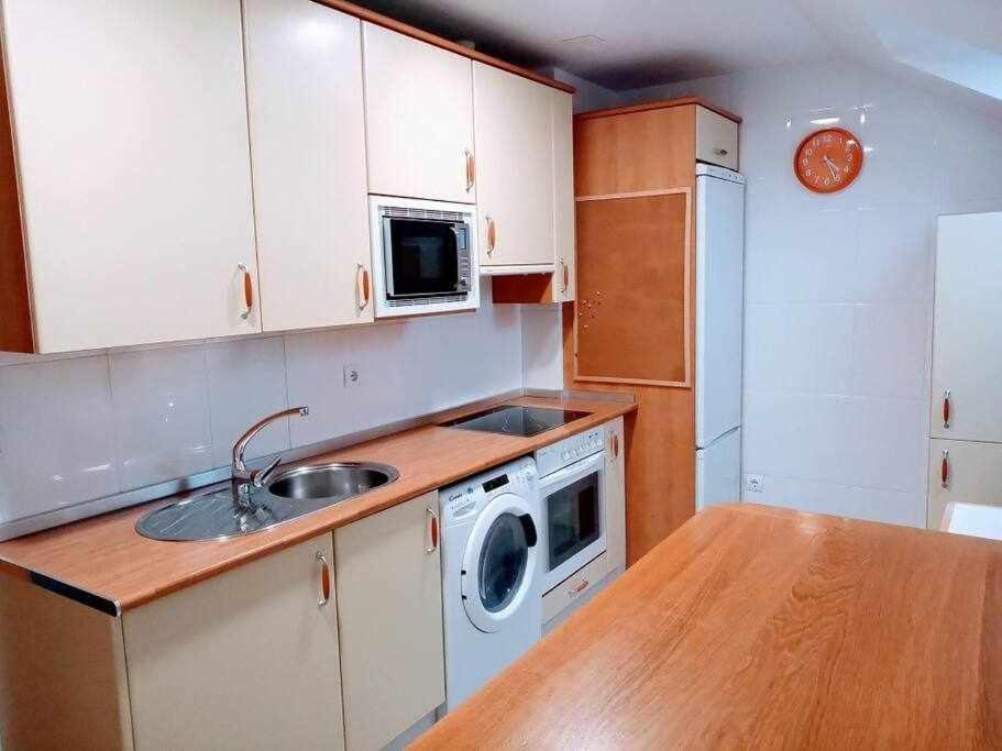 Precioso Atico Con Bonitas Vistas A La Pena Oroel Apartment Jaca Exterior foto