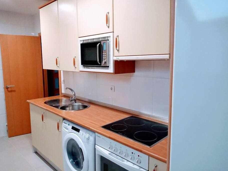 Precioso Atico Con Bonitas Vistas A La Pena Oroel Apartment Jaca Exterior foto
